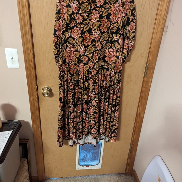 Torrid size 2 floral dress - Picture 2 of 6